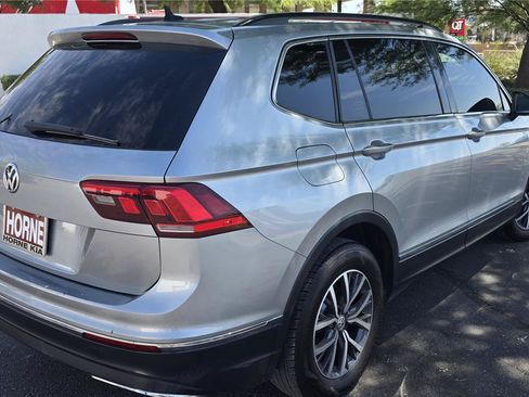Used 2020 Volkswagen Tiguan SE w/ Panoramic Sunroof Package FWD image 5