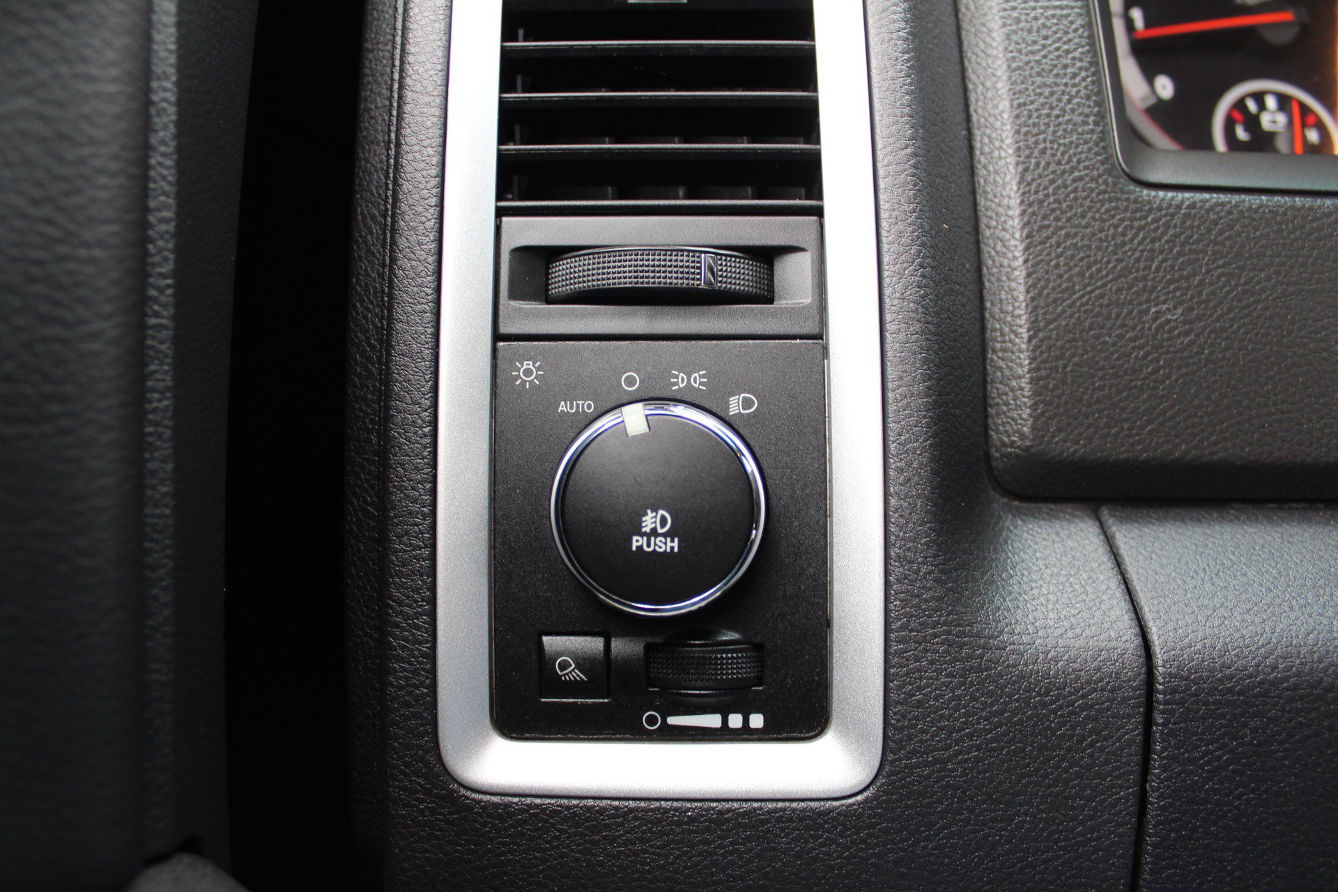 Used 2011 RAM 1500 Sport w/ Sport Premium Group AWD/4WD image 19