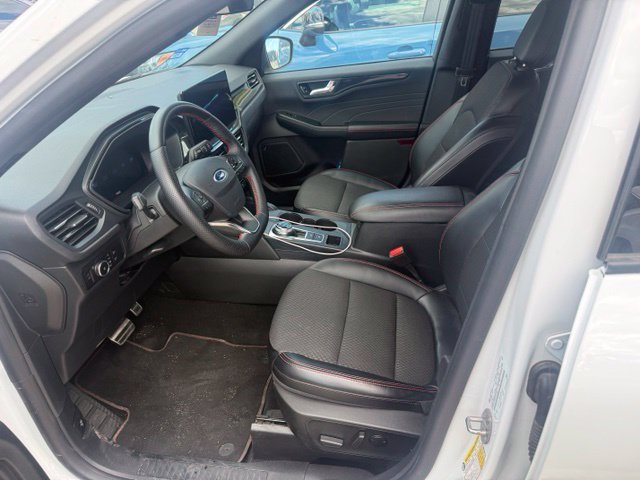 Used 2023 Ford Escape ST-Line Select w/ Tech Pack #2 AWD/4WD image 2