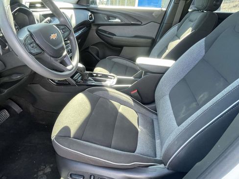 Used 2023 Chevrolet TrailBlazer LT w/ Convenience Package image 12