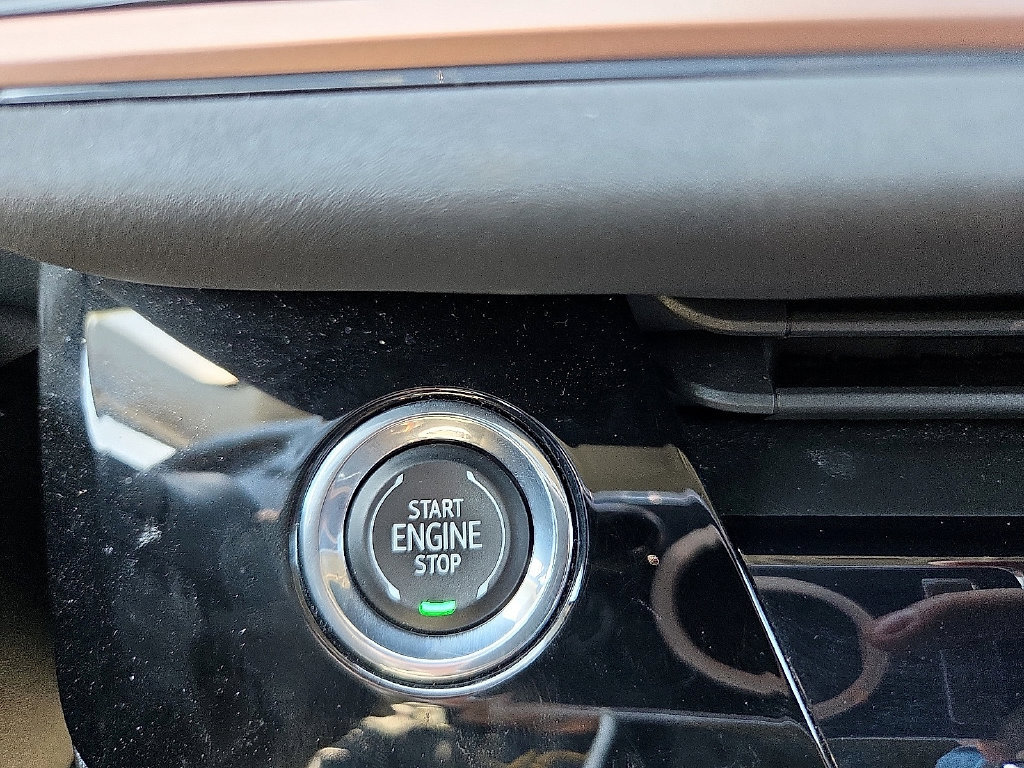 Used 2025 Buick Envision Sport Touring AWD/4WD image 18