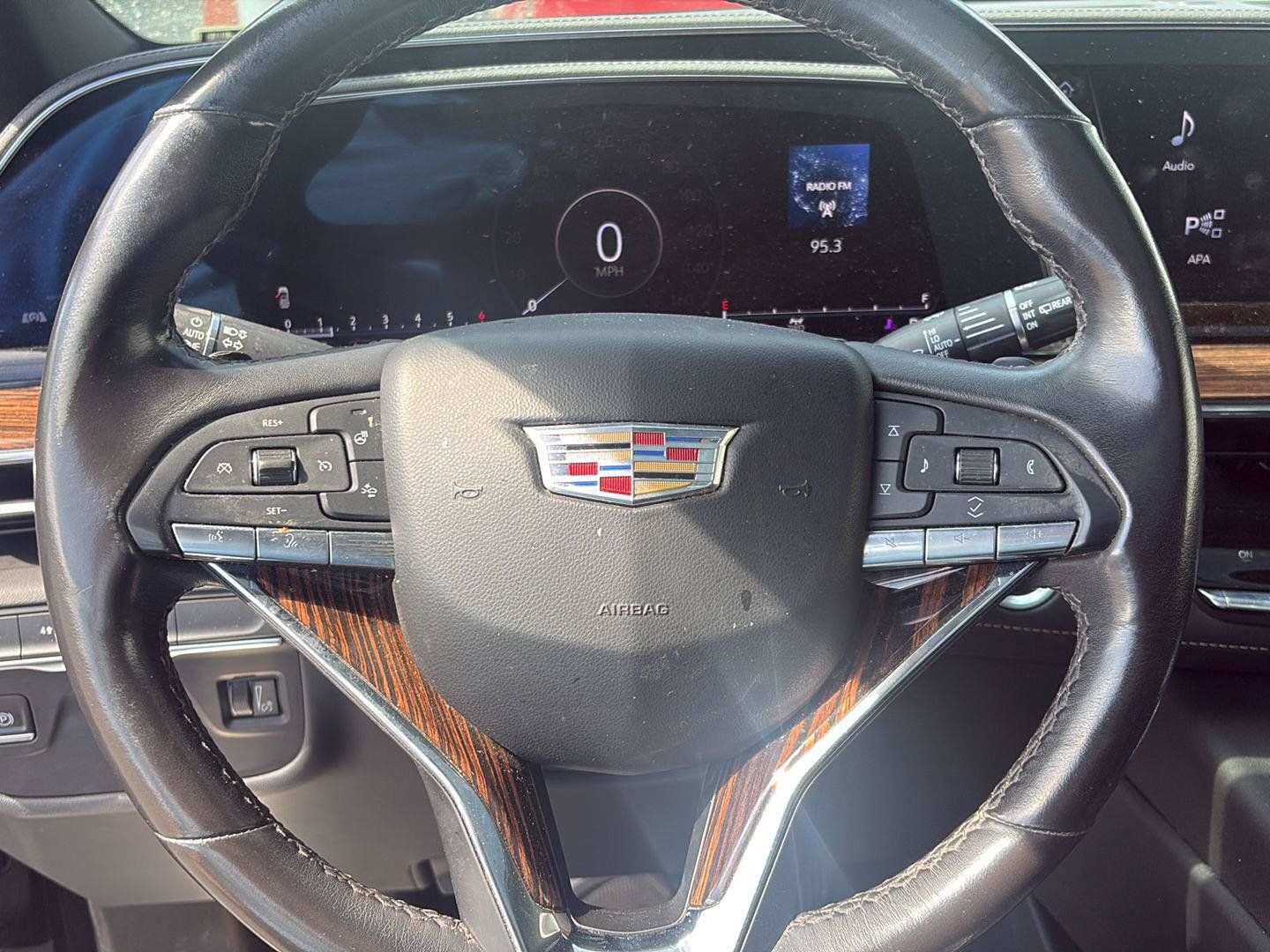 Used 2023 Cadillac Escalade Premium Luxury AWD/4WD image 12