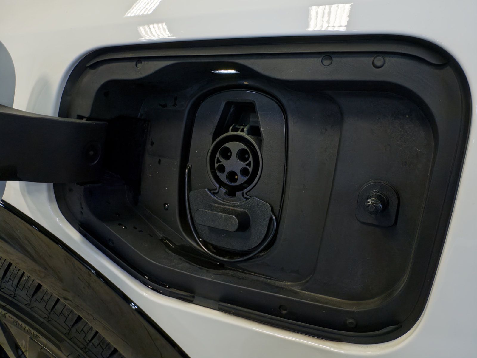 Used 2024 Chevrolet Equinox EV RS FWD image 5