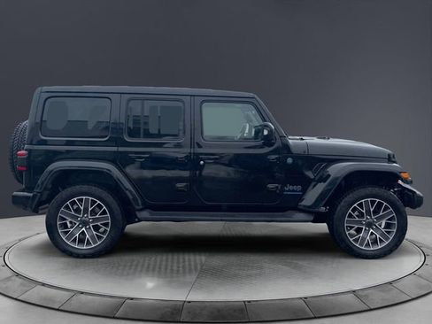 Used 2024 Jeep Wrangler High Altitude image 6