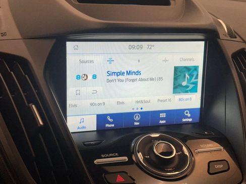 Used 2018 Ford Escape Titanium w/ Ford Safe & Smart Package FWD image 18
