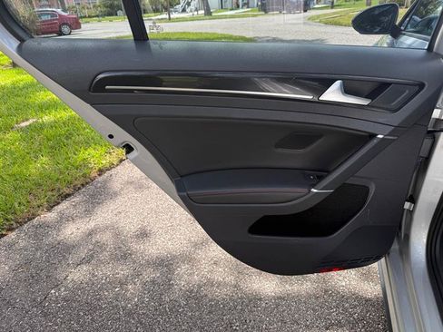 Used 2016 Volkswagen GTI SE FWD image 15