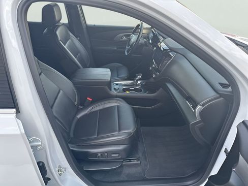 Used 2023 Chevrolet Traverse LT FWD image 21