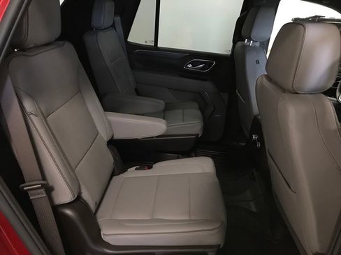 Used 2024 GMC Yukon SLT w/ SLT Luxury Package AWD/4WD image 14