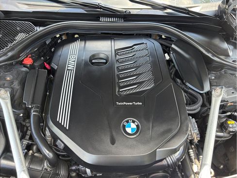 Used 2022 BMW 740i xDrive w/ Premium Package AWD/4WD image 60