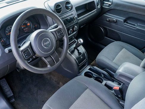 Used 2015 Jeep Patriot Sport image 2
