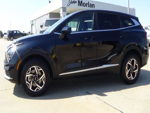 Used 2025 Kia Sportage LX AWD/4WD image 1