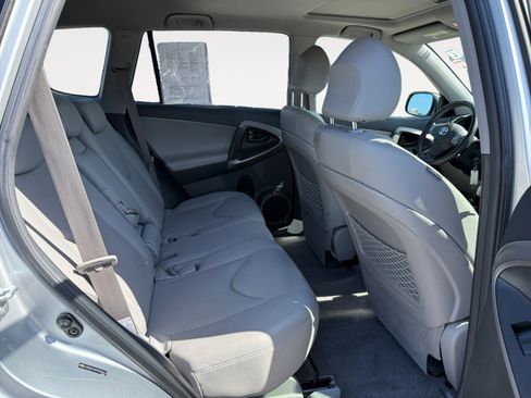 Used 2007 Toyota RAV4 Limited FWD image 18
