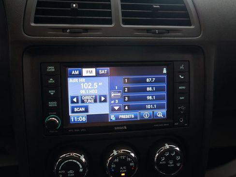 Used 2014 Dodge Challenger R/T RWD image 36