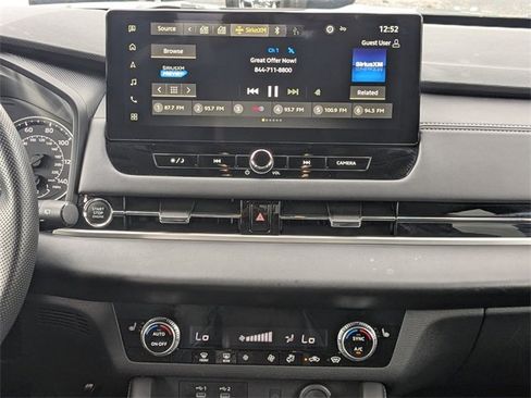 Used 2025 Mitsubishi Outlander SE image 17