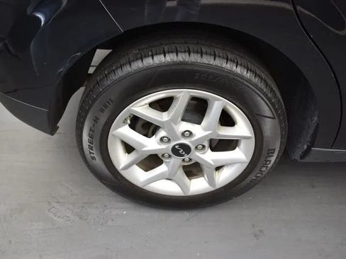 Used 2023 Kia Soul LX w/ LX Technology Package FWD image 35