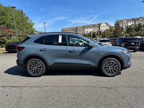 New 2025 Ford Escape SE image 8