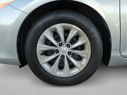 Used 2015 Toyota Camry LE FWD image 22