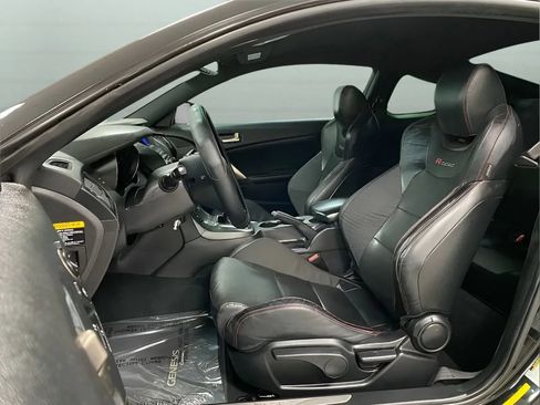 Used 2014 Hyundai Genesis 2.0T RWD image 10