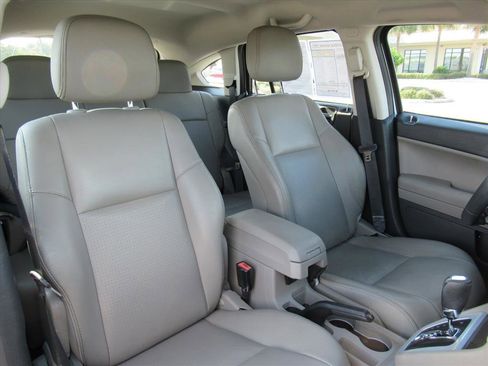 Used 2011 Dodge Caliber Uptown image 8