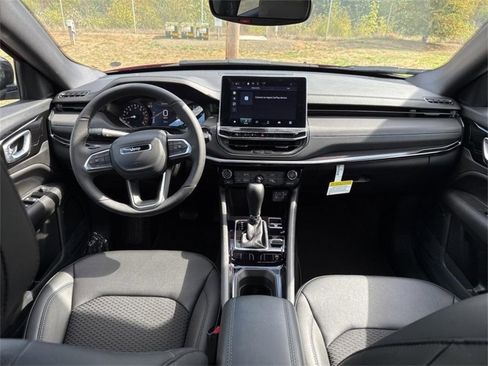 New 2025 Jeep Compass Latitude w/ Altitude Special Edition image 25