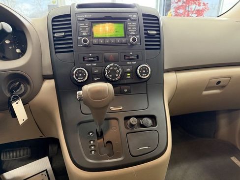 Used 2014 Kia Sedona LX image 7