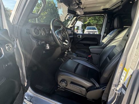 Used 2020 Jeep Gladiator Overland AWD/4WD image 10