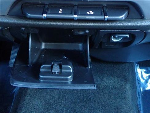 Used 2017 GMC Sierra 1500 SLE w/ SLE Value Package image 19