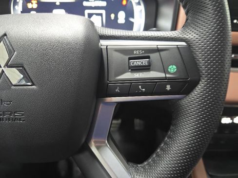 Used 2025 Mitsubishi Outlander SEL AWD/4WD image 27