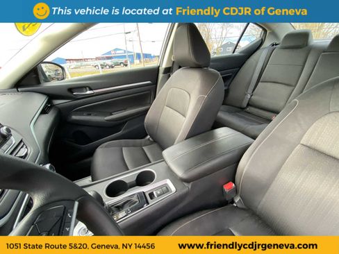 Used 2022 Nissan Altima 2.5 SV image 10