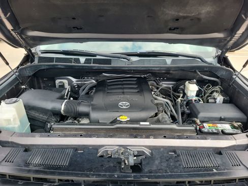 Used 2017 Toyota Tundra SR5 AWD/4WD image 17