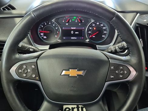 Used 2022 Chevrolet Traverse LT image 18