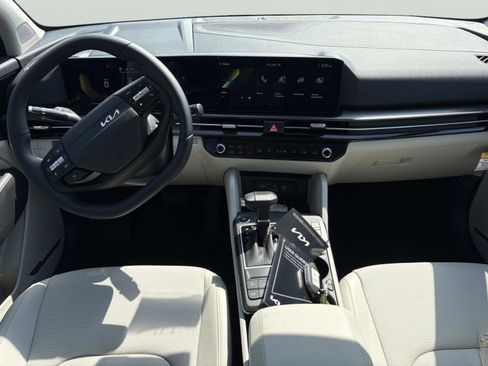New 2026 Kia Sportage EX FWD image 16