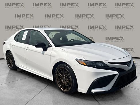 Used 2023 Toyota Camry SE w/ Convenience Package image 7