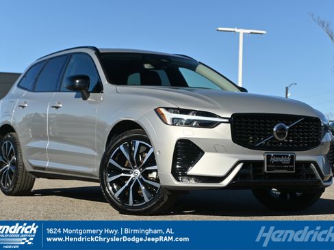 Used 2025 Volvo XC60 B5 Plus image 1