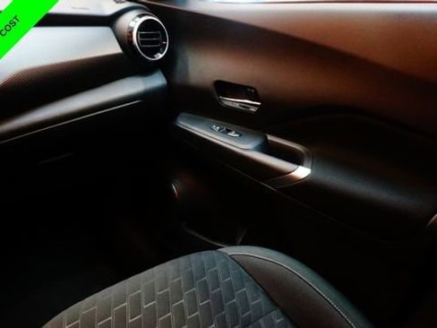 Certified 2024 Nissan Kicks SV image 36