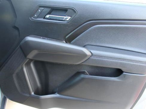 Used 2025 Chevrolet Colorado LT w/ LT Convenience Package RWD image 21
