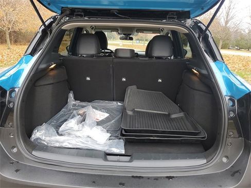 Certified 2025 Nissan Kicks SR image 26