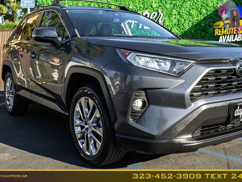 Used 2021 Toyota RAV4 XLE Premium image 4