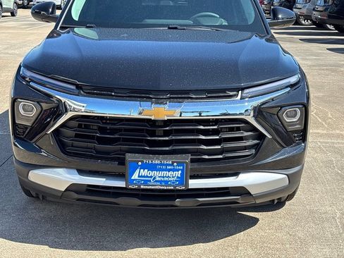 New 2026 Chevrolet TrailBlazer LT w/ Driver Confidence Package FWD image 3