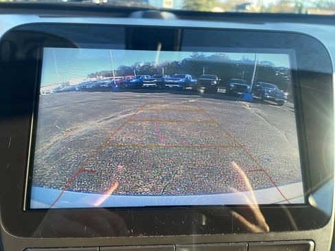 Used 2018 Chevrolet Malibu LT image 17