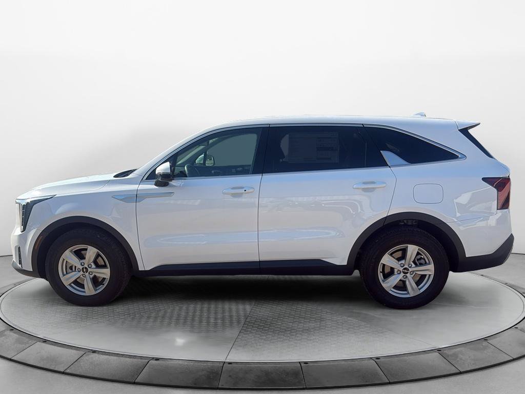 Used 2026 Kia Sorento LX FWD image 8
