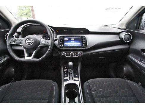 Used 2024 Nissan Kicks SV FWD image 9