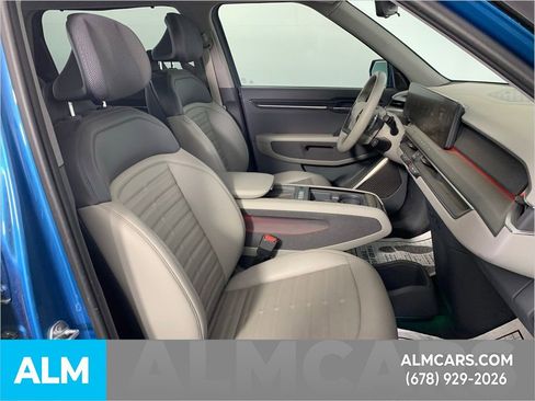 Used 2024 Kia EV9 Land image 39