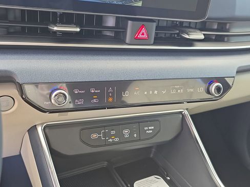 New 2026 Kia Carnival EX FWD image 26