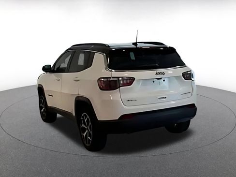 Used 2025 Jeep Compass Limited AWD/4WD image 12