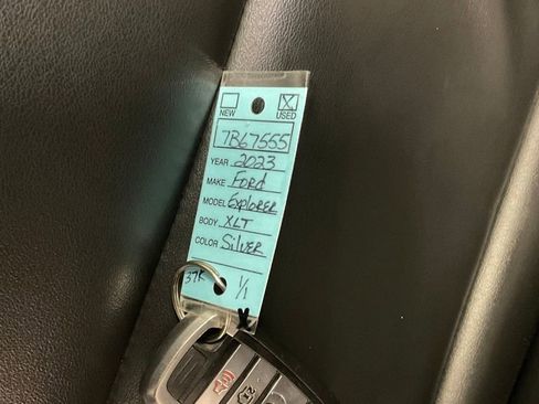 Used 2023 Ford Explorer XLT image 38