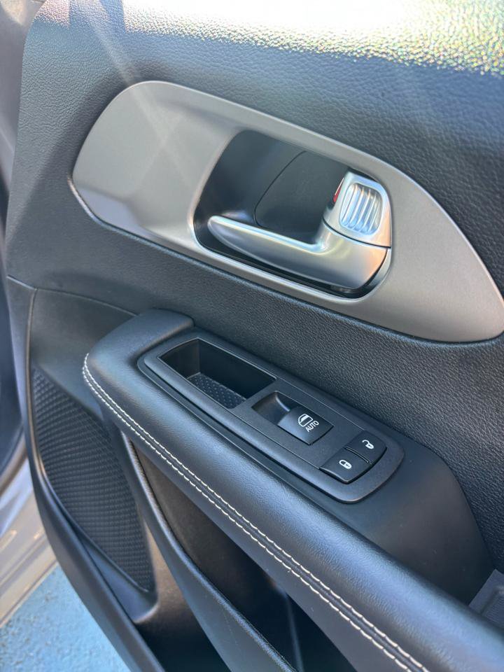 Used 2025 Chrysler Pacifica Select FWD image 31