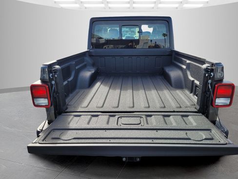 New 2026 Jeep Gladiator Sport AWD/4WD image 8