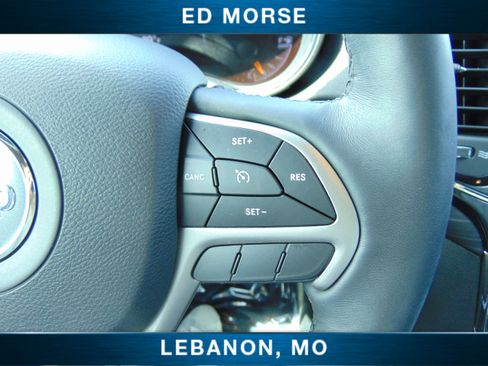 Used 2019 Jeep Grand Cherokee Altitude image 23