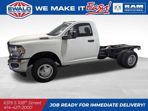 New 2024 RAM 3500 Tradesman image 15